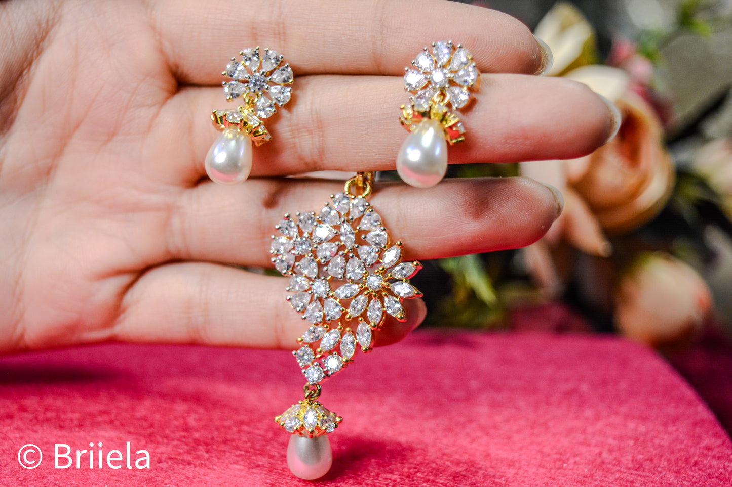 Morya Pendant Set