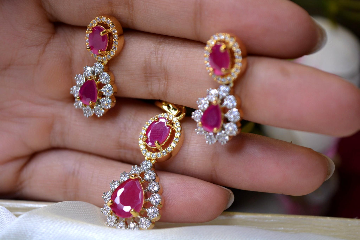 Vrajarani Pendant Set