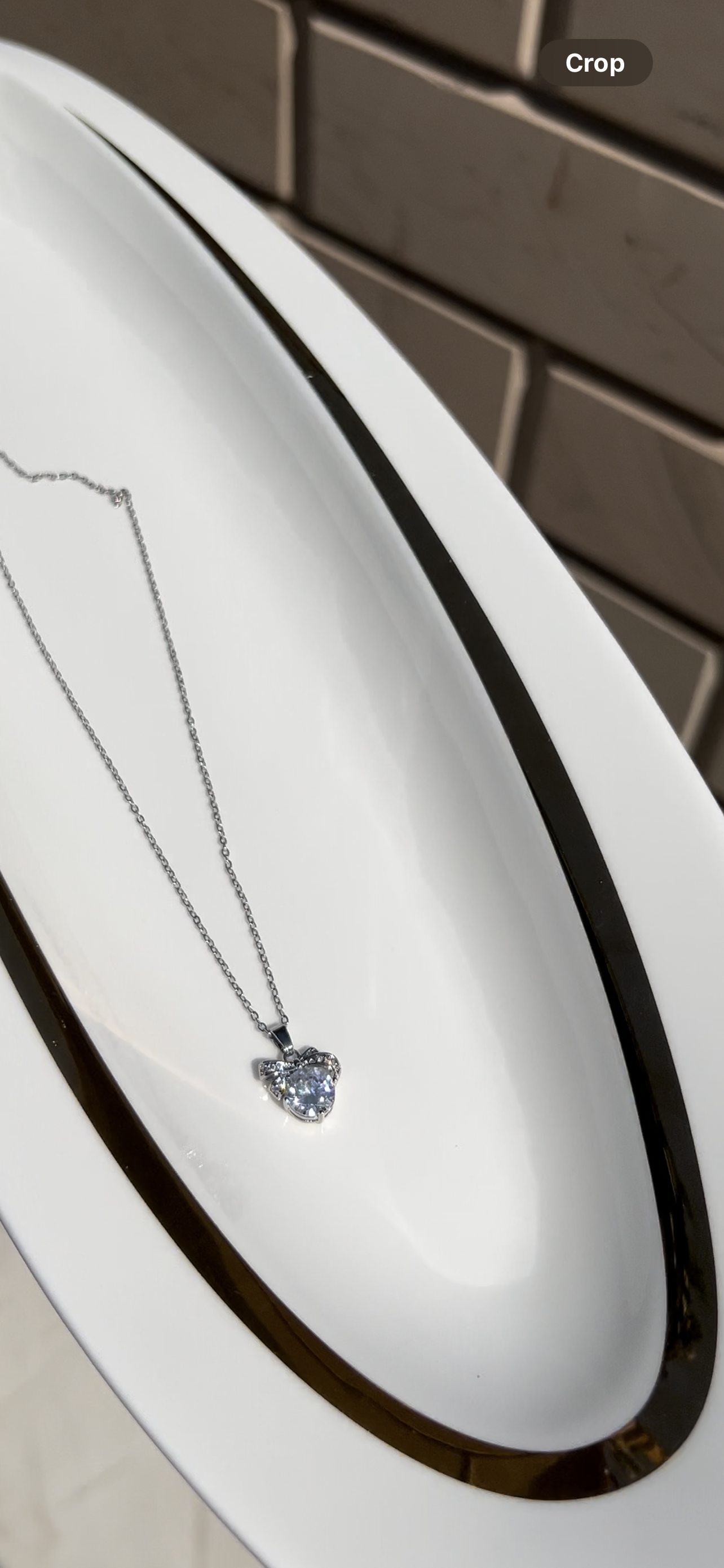 BOW NECKLACE